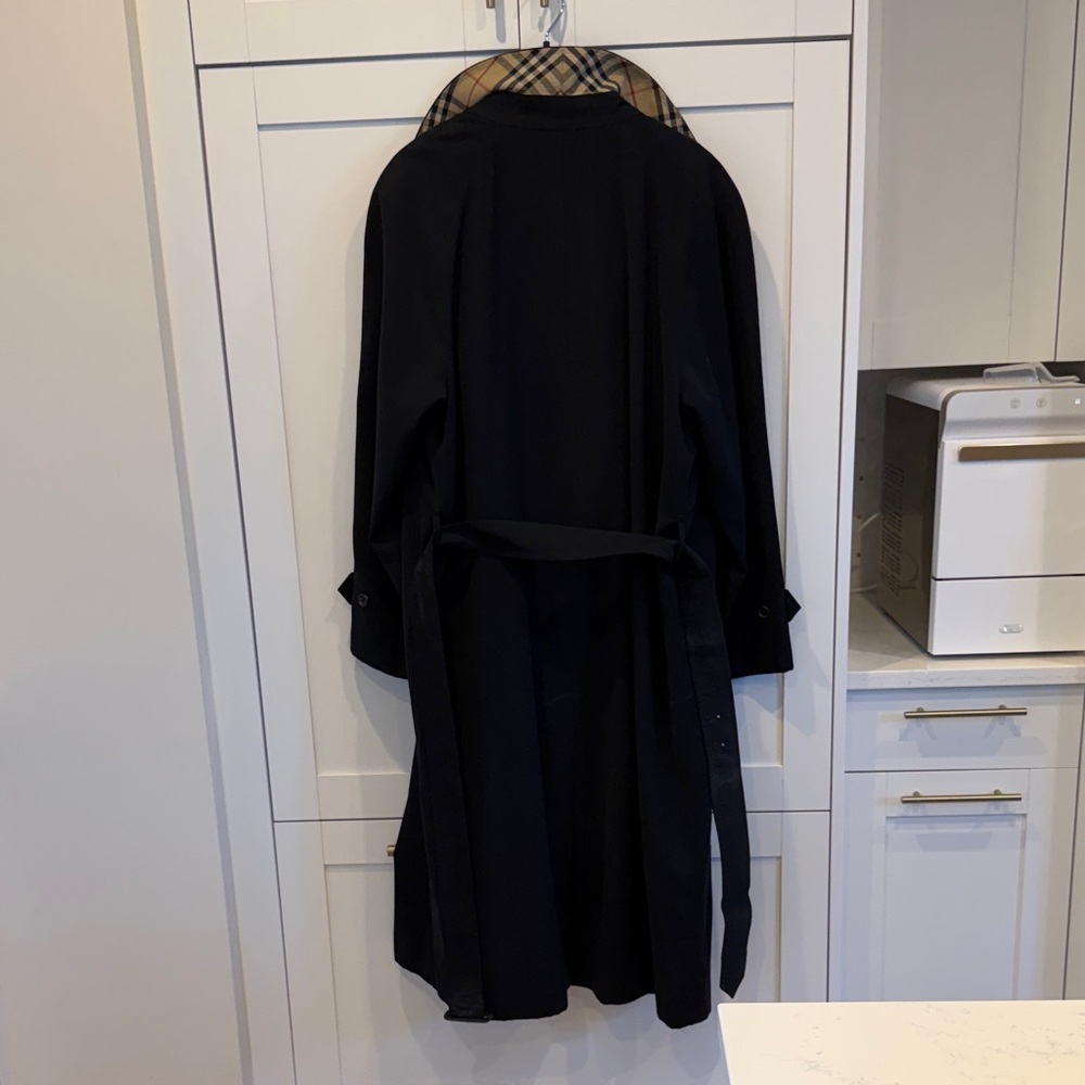 Burberry Black Trench Coat with Check Lining - Picture 5 of 5